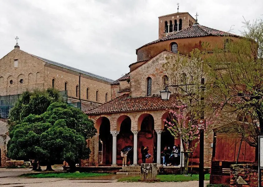 Torcello-Kirche-aussen Kirche in Torcello